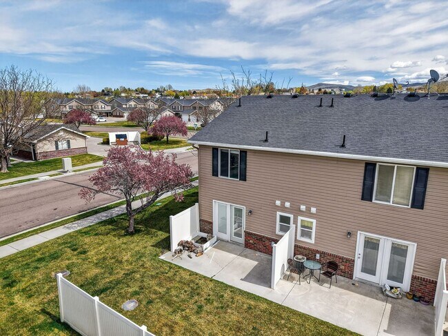 Building Photo - Must-See Apartment in Pheasant Ridge  Pocatello!