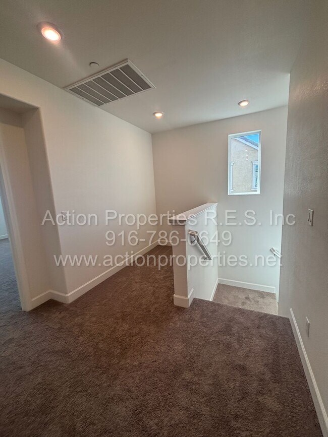 Building Photo - 1611 Lion St