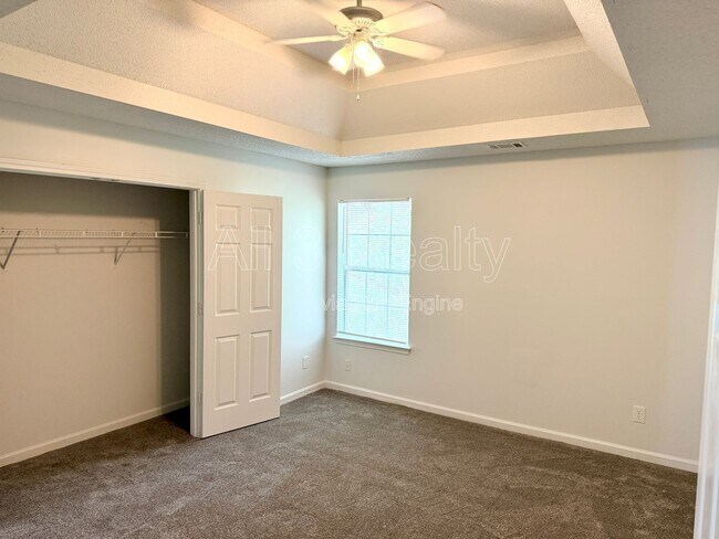 Building Photo - 231 Baywood Crossing