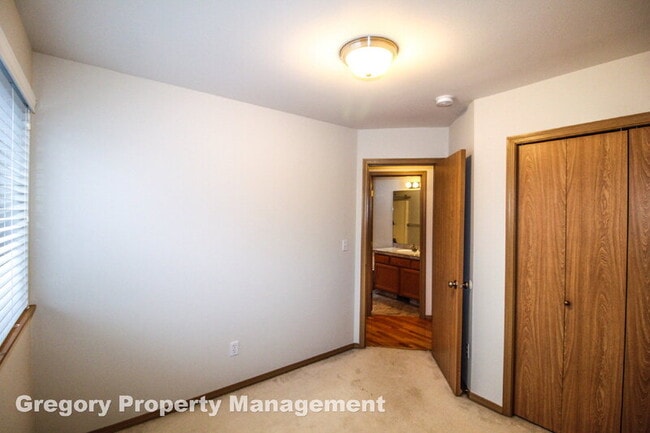 Building Photo - 13609 46th Ave SE