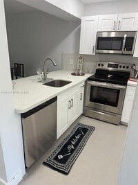 Building Photo - 1102 Bahama Bend