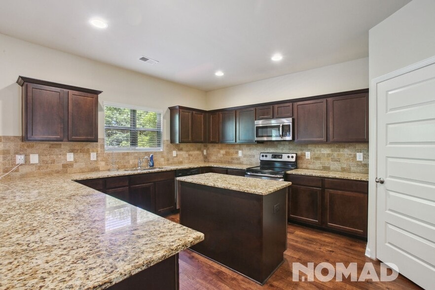 Building Photo - 283 Bandelier Cir