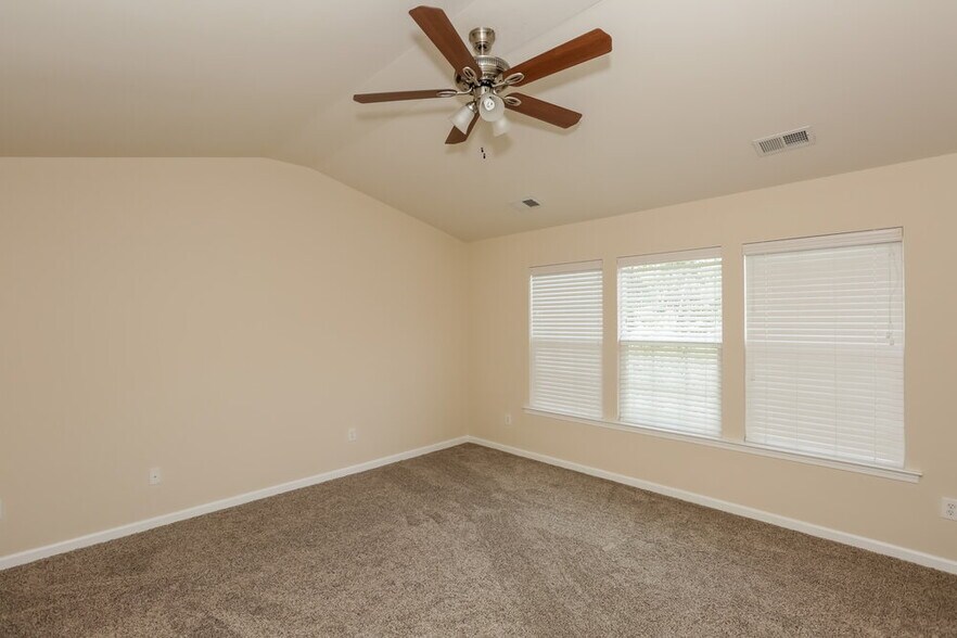 Building Photo - 10910 Claude Freeman Dr