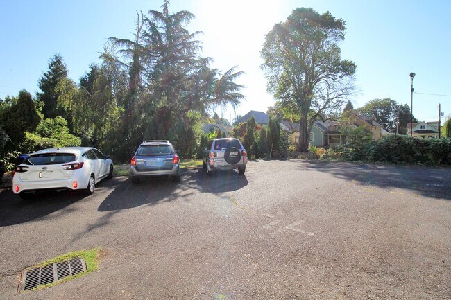 Building Photo - 46 NE Sacramento St