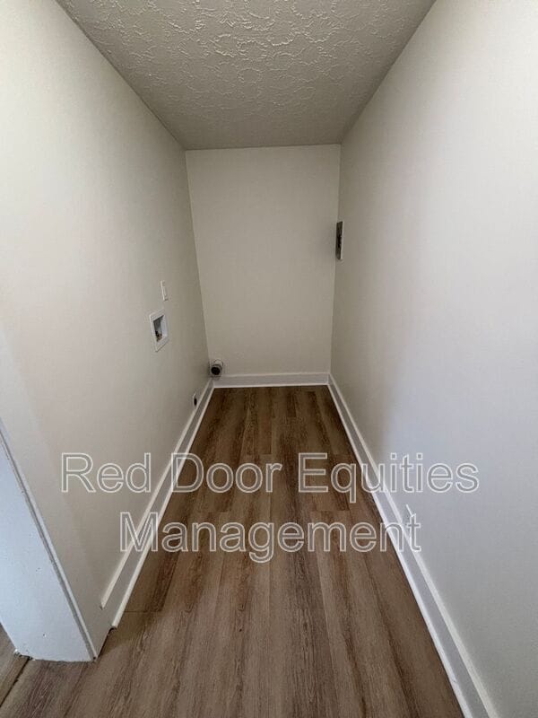 Building Photo - 522 N High St