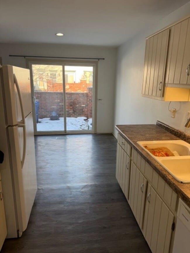 Building Photo - 2 BED - 1.5 BATH CANTON CONDO -----NORTHWIND