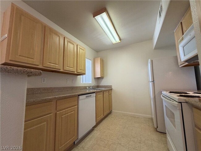 Building Photo - 8000 W Badura Ave