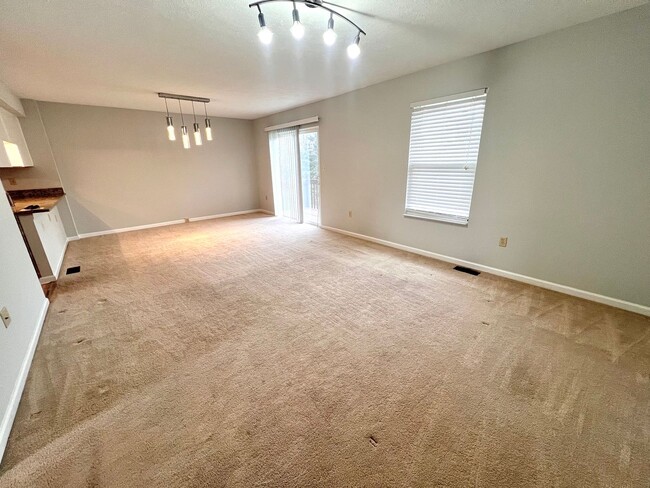 Building Photo - Cranberry Township - 3 Bedroom 2.5 Bathroo...