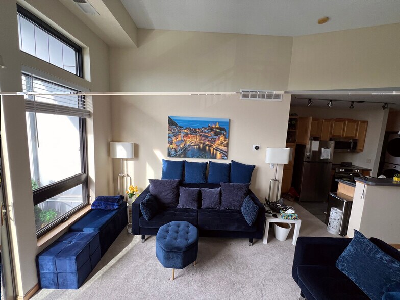 Building Photo - 7600 Lyndale Ave S