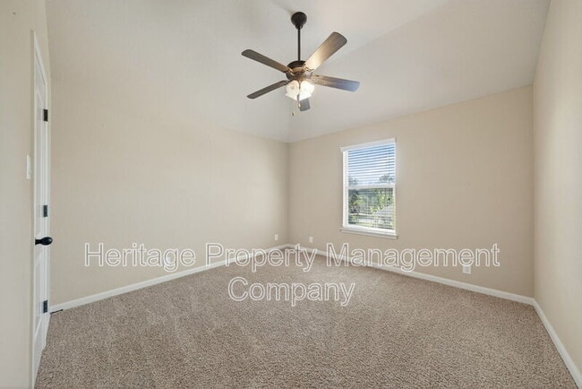 Building Photo - 226 Hamburg Ave