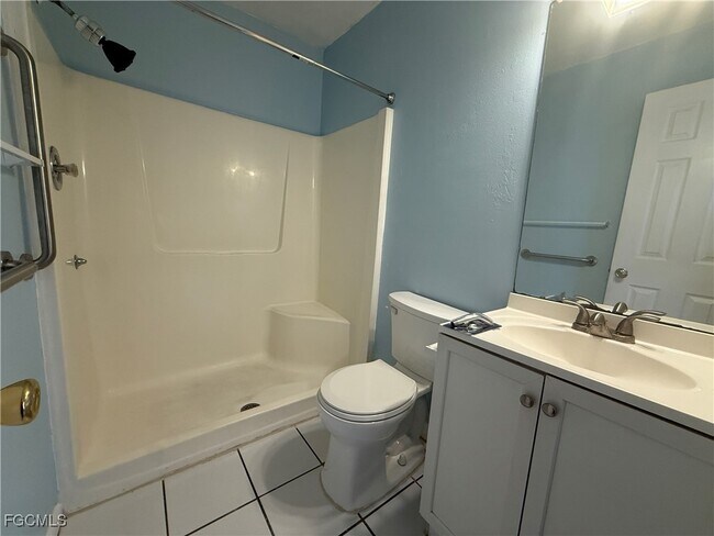 Building Photo - 2117 SW Santa Barbara Pl