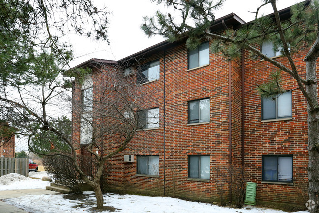 Building Photo - Baldwin Greens Apartments
