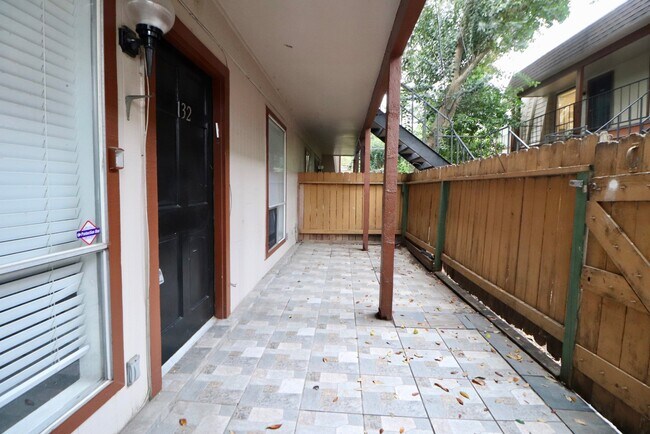 Building Photo - 5929 Queensloch Dr