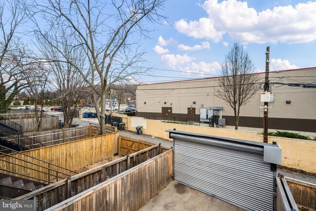 Building Photo - 1259 16th St NE