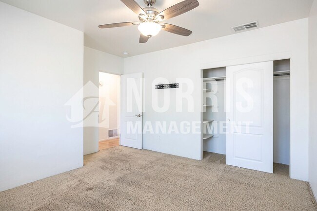 Building Photo - Amazing Home with a Pool and NO HOA