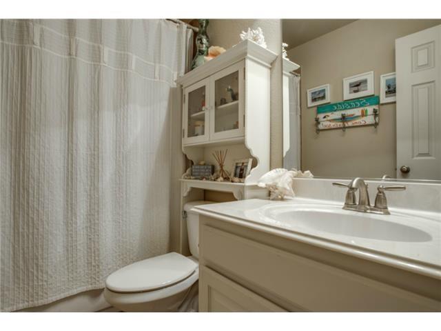 Building Photo - 5641 Hampshire Dr