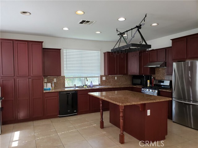 Building Photo - 7117 Silverwood Dr