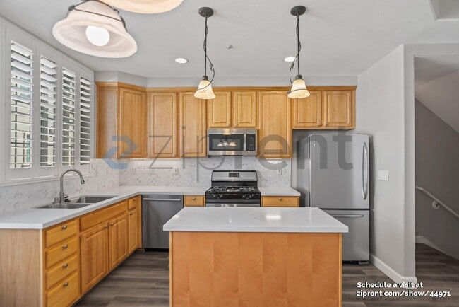 Building Photo - 727 Northrup St