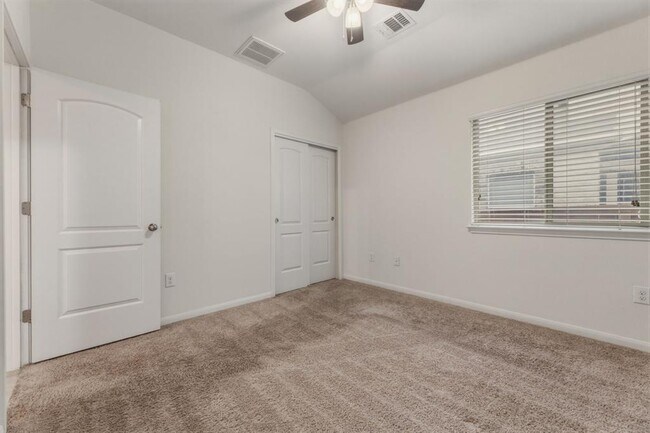 Building Photo - 5809 Scenic Lake Dr