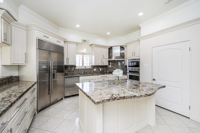 Building Photo - 314 Bordeaux Dr