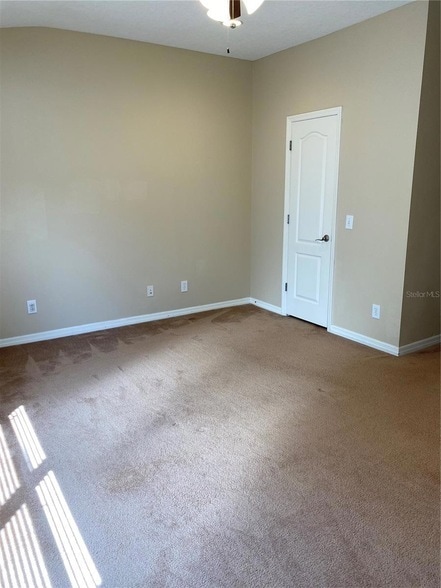 Building Photo - 5809 Fishhawk Ridge Dr
