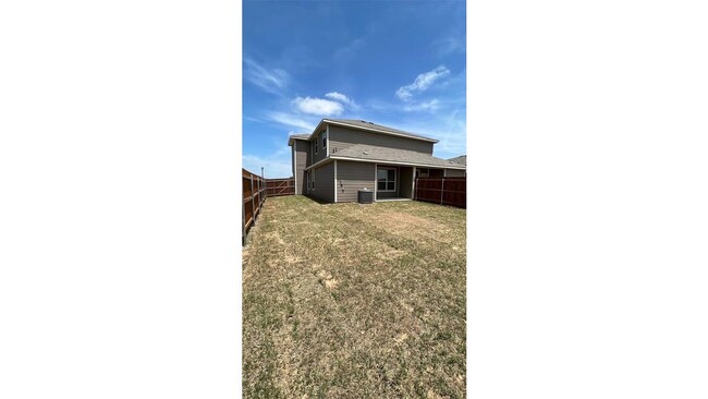 Building Photo - 600 Harvest Moon Dr