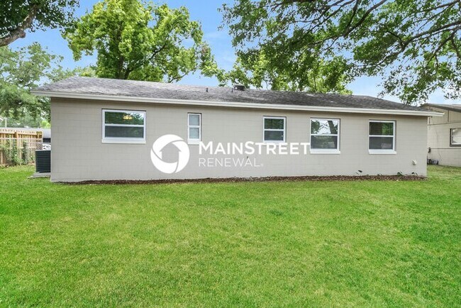 Building Photo - 3 Bedroom Pet-Friendly Home in Apopka, FL with Main Street Renewal