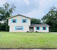 Building Photo - 3830 Baywood Dr