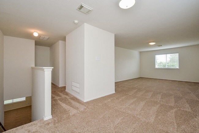 Building Photo - 18326 Thicket Grove Rd