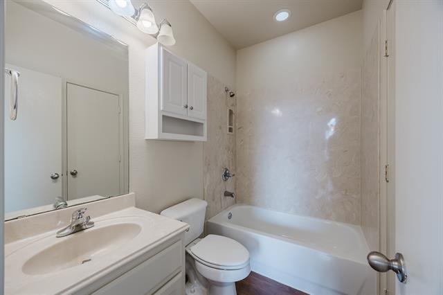 Building Photo - 103 Janis St