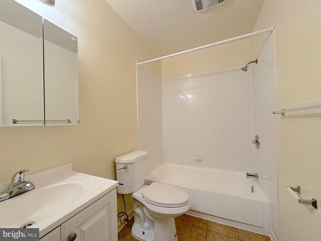 Building Photo - 6802 Perry Penney Dr