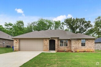 Building Photo - Available Now! 3 Bedroom 2 Bath in Winona!