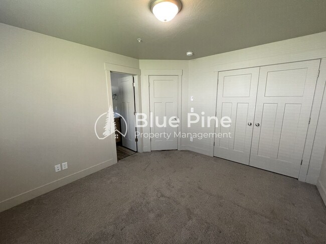 Building Photo - 3570 Colt Cir