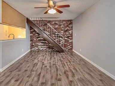 Building Photo - 1440 NE Paropa Ct