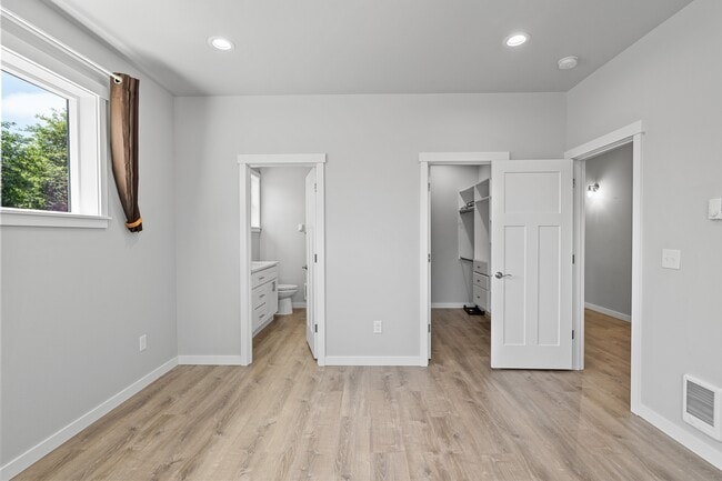 Building Photo - 899 Point Brown Ave SW