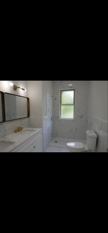 Building Photo - 875 Lexington Ave