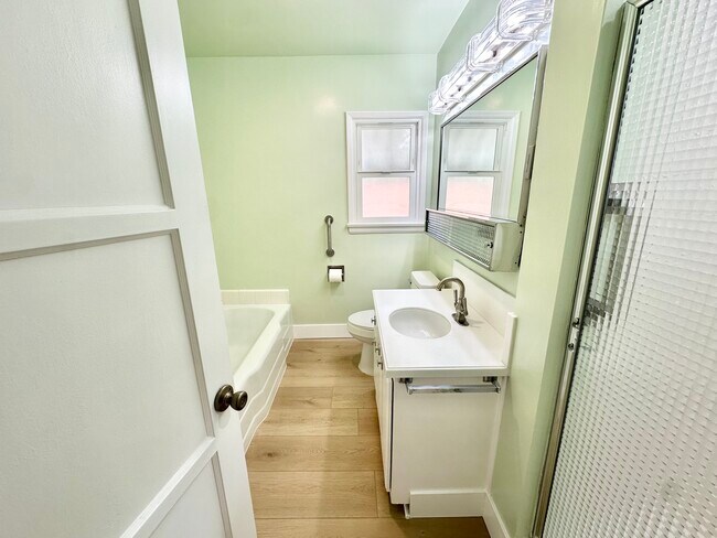 Building Photo - 2544 N Keystone St