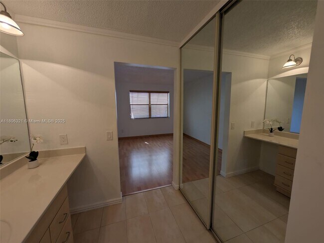 Building Photo - 1584 NW 113th Way