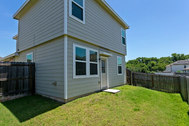 Building Photo - 2-Bedroom 2.5-Bath, 2 car garage, modern home