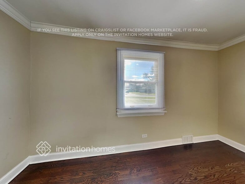 Building Photo - 336 W Brookfield St