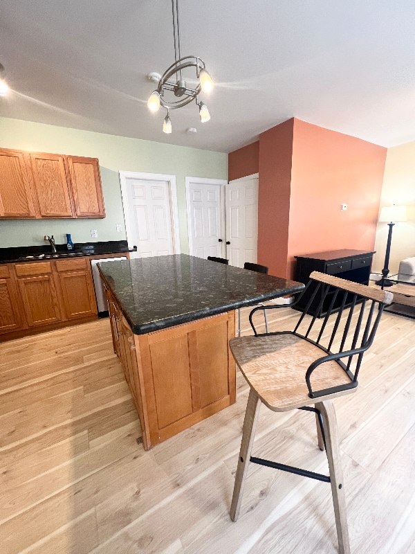 Building Photo - 81-83 America St