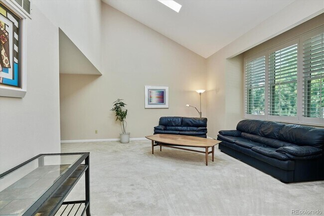 Building Photo - 10725 E Maplewood Dr