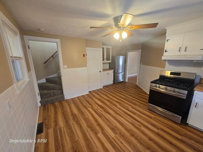 Building Photo - 232 Nahatan St