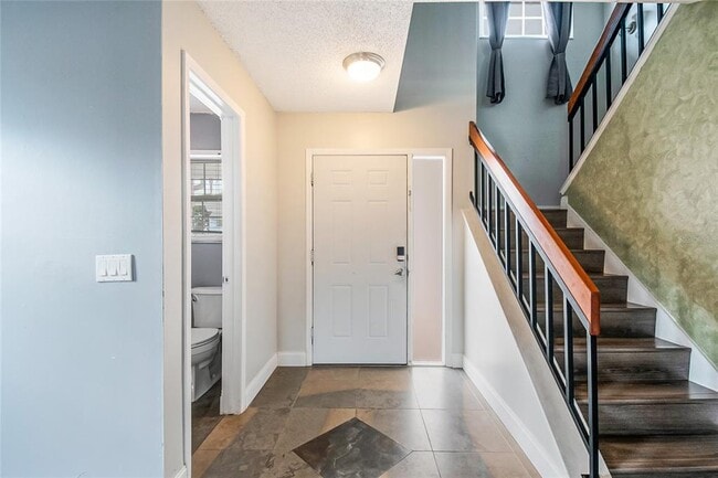 Building Photo - 1025 Wentworth Ct