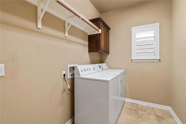 Building Photo - 4708 Mont Blanc Dr