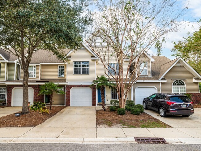 Building Photo - Comfort, Convenience, and Community Living...