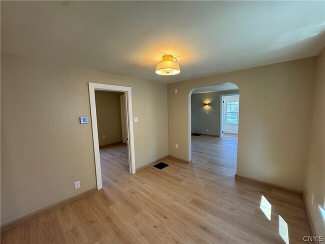 Building Photo - 423 Wendell Terrace