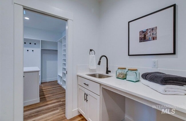 Building Photo - Luxury Living in Dry Creek Ranch