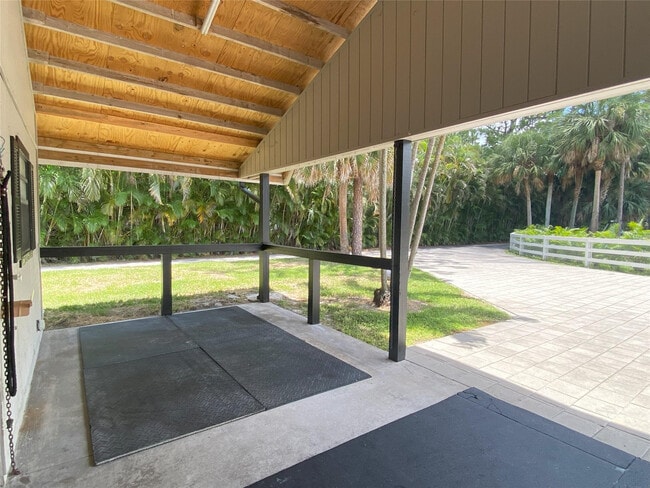 Building Photo - 2315 Deer Run Blvd