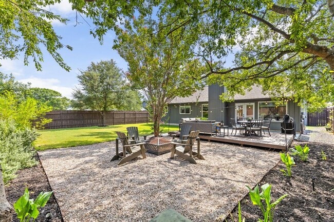 Building Photo - 8000 Treehouse Ln